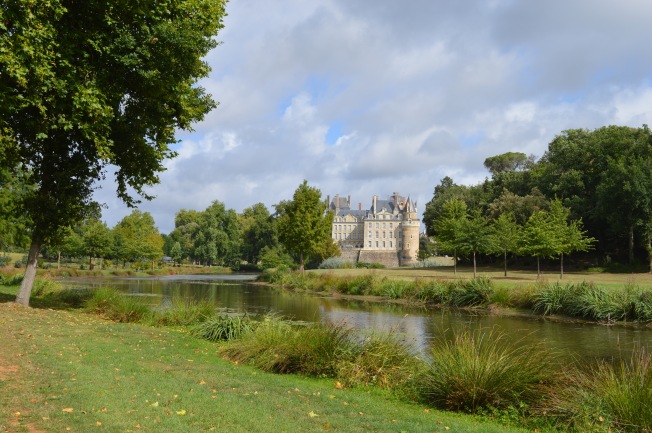 A gentle stroll around the gardens of Château de Brissac